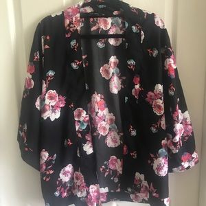 Short black floral kimono jacket